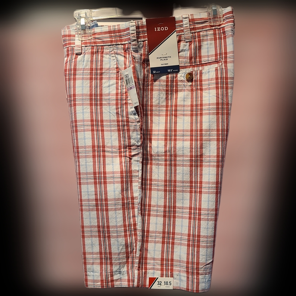 NEW IZOD Plaid Men's Shorts. Size 32. Red, White and Blue Lightweight Cotton.